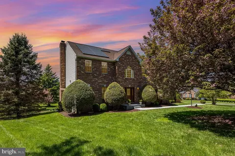 19 Deep Powder Ct, Woodstock, MD 21163