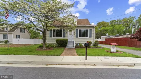 1216 E Homberg Ave, Essex, MD 21221