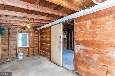 Entry Way - 4 Right Aileron, Middle River, MD 21220 photo 4 of 4