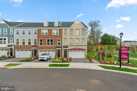 10872 Beckenham St, Middle River, MD 21220