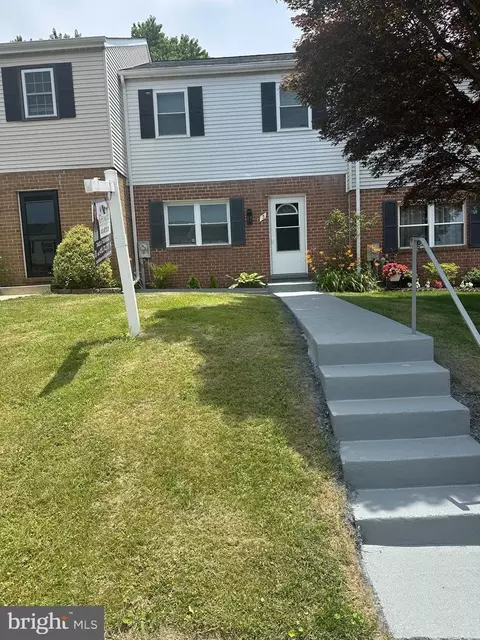 5 Broadleaf Ct, Parkville, MD 21234
