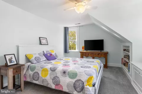 Bedroom - 707 Walker Ave, Baltimore, MD 21212 photo 8 of 9