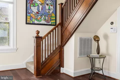 Entry Way - 707 Walker Ave, Baltimore, MD 21212 photo 5 of 6