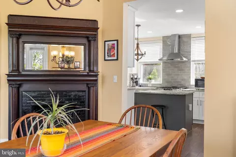 Dining - 707 Walker Ave, Baltimore, MD 21212 photo 3 of 4