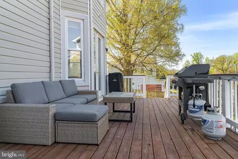 Exterior - 707 Walker Ave, Baltimore, MD 21212 photo 5 of 9