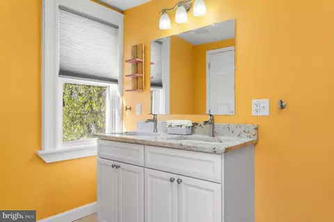 Bath - 707 Walker Ave, Baltimore, MD 21212 photo 4 of 5