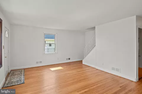 318 4th Ave, Lansdowne, MD 21227 photo 7