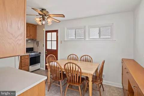 318 4th Ave, Lansdowne, MD 21227 photo 8