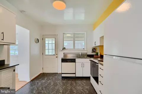 1316 Glendale Rd, Baltimore, MD 21239 photo 14