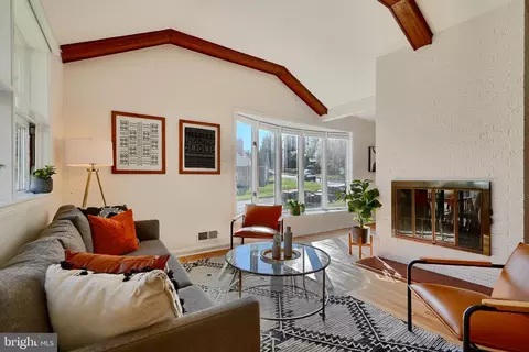 1316 Glendale Rd, Baltimore, MD 21239 photo 3
