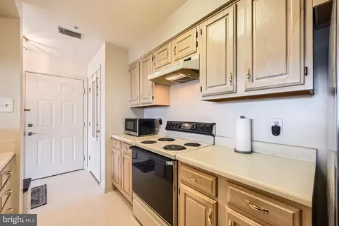 Entry Way - 77 Laurel Path Ct #4, Nottingham, MD 21236 photo 2 of 3