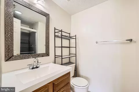 Bath - 77 Laurel Path Ct #4, Nottingham, MD 21236 photo 1 of 5