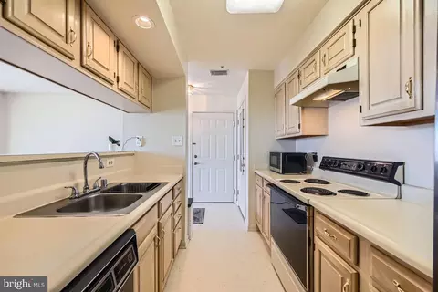 Kitchen - 77 Laurel Path Ct #4, Nottingham, MD 21236 photo 1 of 4