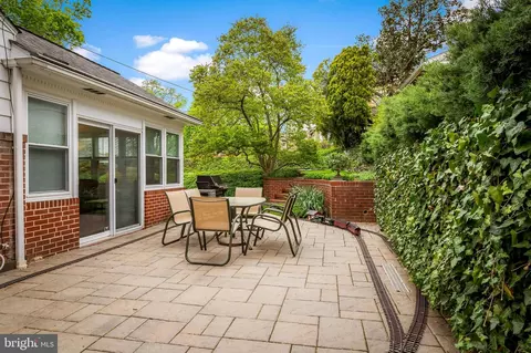 900 Fairway Dr, Towson, MD 21286