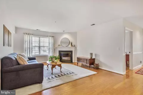 12105 Tullamore Ct #101, Lutherville Timonium, MD 21093