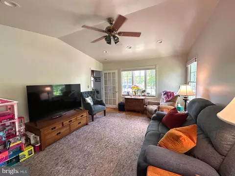 8945 Satyr Hill Rd, Parkville, MD 21234 photo 14