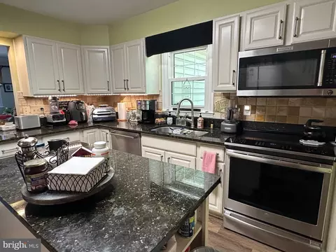 8945 Satyr Hill Rd, Parkville, MD 21234 photo 17