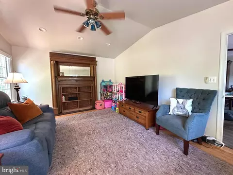 8945 Satyr Hill Rd, Parkville, MD 21234 photo 11