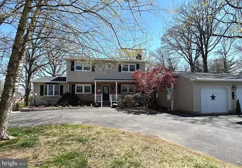 8945 Satyr Hill Rd, Parkville, MD 21234
