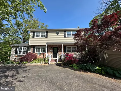 8945 Satyr Hill Rd, Parkville, MD 21234 photo 2