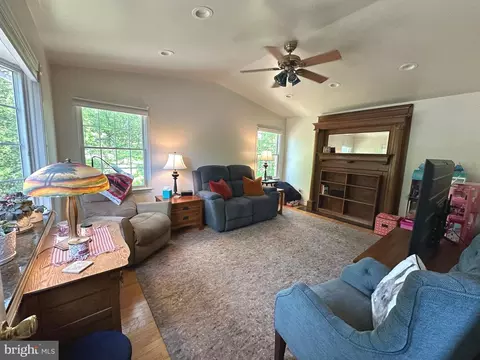 8945 Satyr Hill Rd, Parkville, MD 21234 photo 15