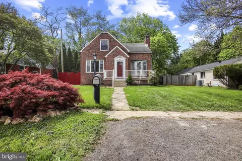 608 Farmhurst Rd, Pikesville, MD 21208 photo 2