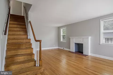 608 Farmhurst Rd, Pikesville, MD 21208 photo 5