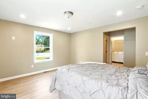 2730 Daisy Ave, Halethorpe, MD 21227 photo 19