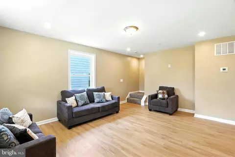2730 Daisy Ave, Halethorpe, MD 21227 photo 9