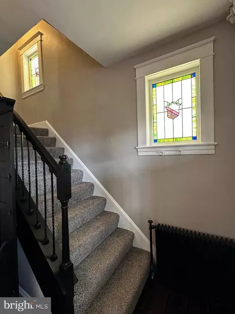 Entry Way - 650 Orpington Rd, Baltimore, MD 21229 photo 9 of 9
