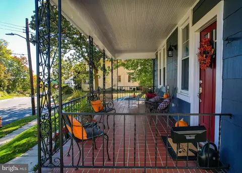 Exterior - 650 Orpington Rd, Baltimore, MD 21229 photo 7 of 11