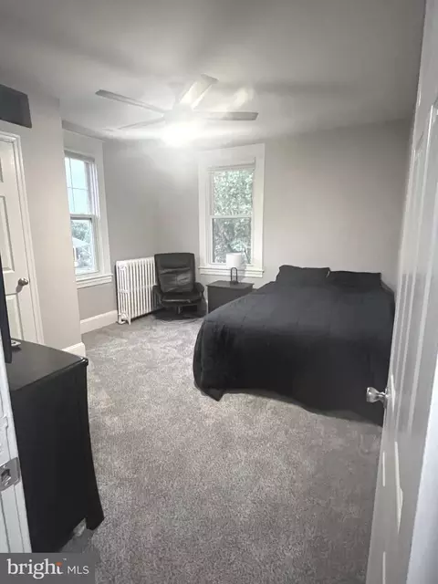 Bedroom - 650 Orpington Rd, Baltimore, MD 21229 photo 4 of 6