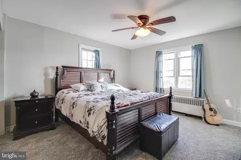 Bedroom - 650 Orpington Rd, Baltimore, MD 21229 photo 2 of 6