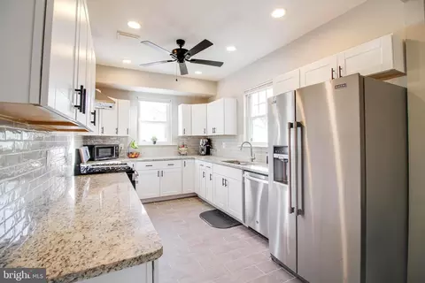 Kitchen - 650 Orpington Rd, Baltimore, MD 21229 photo 2 of 6