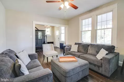 Living - 650 Orpington Rd, Baltimore, MD 21229 photo 4 of 4