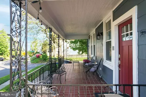 Exterior - 650 Orpington Rd, Baltimore, MD 21229 photo 2 of 11