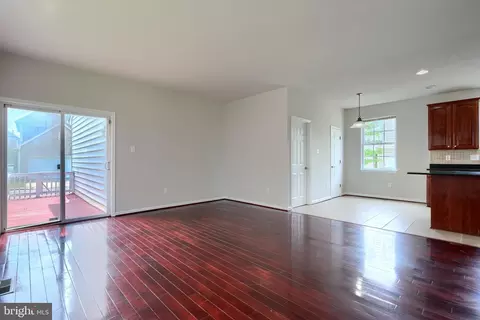 Living - 724 Tinker Rd, Middle River, MD 21220 photo 4 of 8