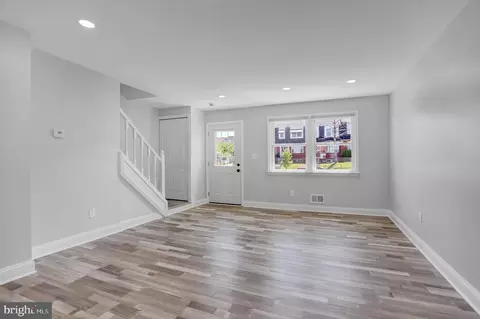 Living - 5646 Leiden Rd, Baltimore, MD 21206 photo 2 of 3