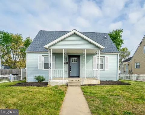 31 Avenal Rd, Essex, MD 21221