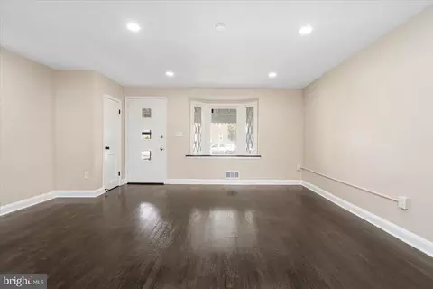 Living - 1907 Guy Way, Dundalk, MD 21222 photo 2 of 4