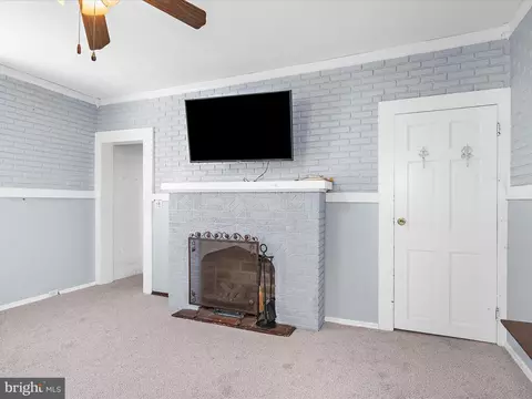 Living - 20 Hazel Ave, Halethorpe, MD 21227 photo 5 of 8