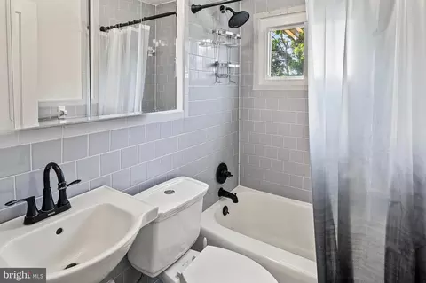 Bath - 1060 Elm Rd, Halethorpe, MD 21227 photo 1 of 2