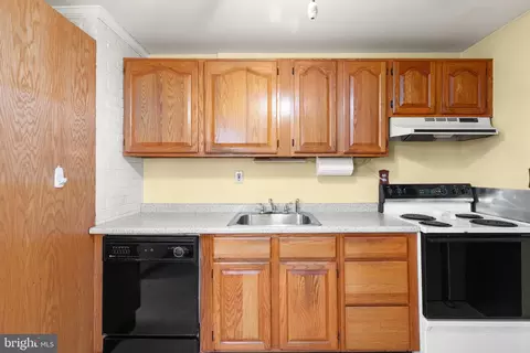 Kitchen - 11208 Beach Rd, White Marsh, MD 21162 photo 3 of 3