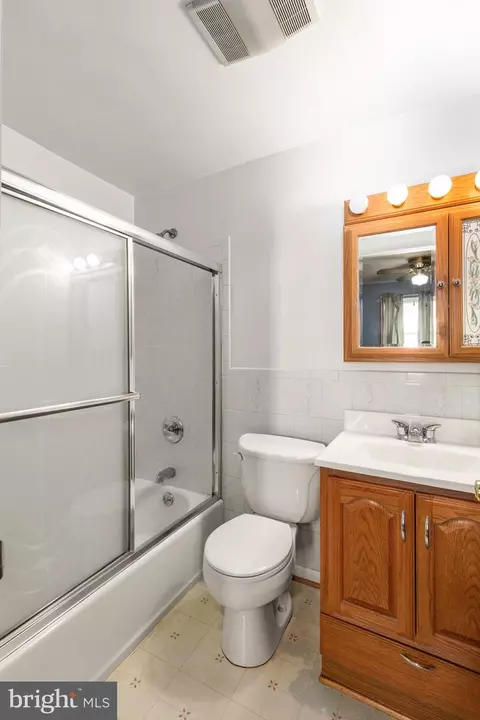 Bath - 11208 Beach Rd, White Marsh, MD 21162 photo 1 of 2