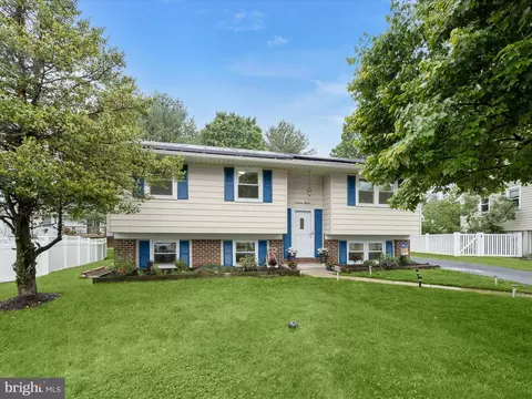 1911 N Norhurst Way N, Catonsville, MD 21228