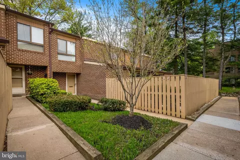 13 Tanner Ct #H, Pikesville, MD 21208