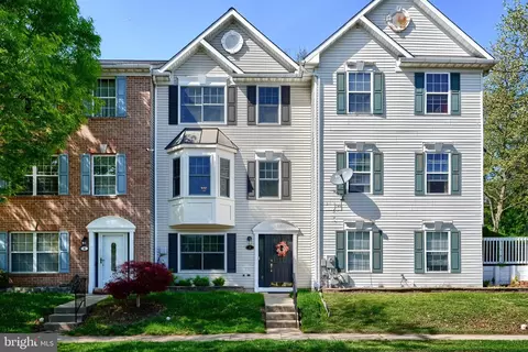 4 Arrowood Ct, Rosedale, MD 21237