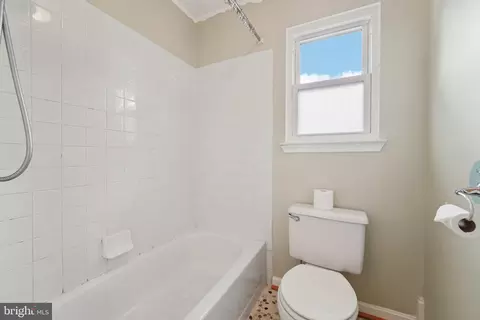 Bath - 39 Winehurst Rd, Catonsville, MD 21228 photo 4 of 4