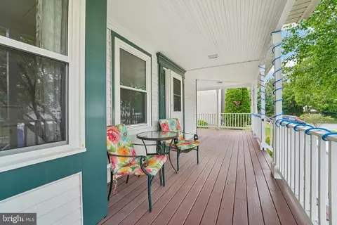 Exterior - 39 Winehurst Rd, Catonsville, MD 21228 photo 1 of 8