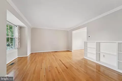 Living - 39 Winehurst Rd, Catonsville, MD 21228 photo 3 of 5